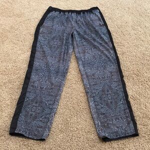 LULULEMON Athletica size M printed joggers/ pants